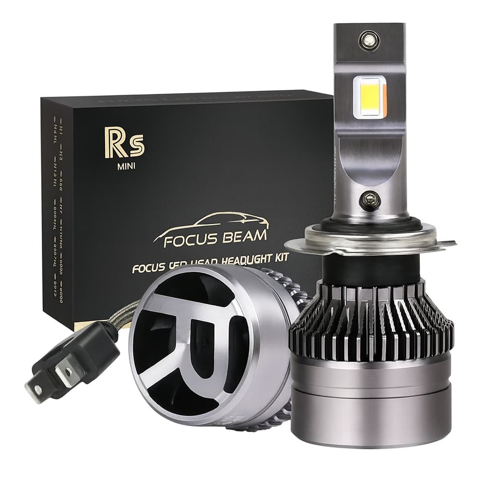 Lampu depan LED RS Series menyala terang di malam hari